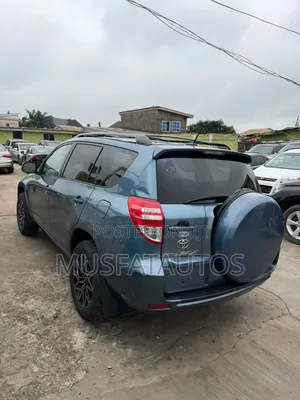 Toyota RAV4 2010 Blue