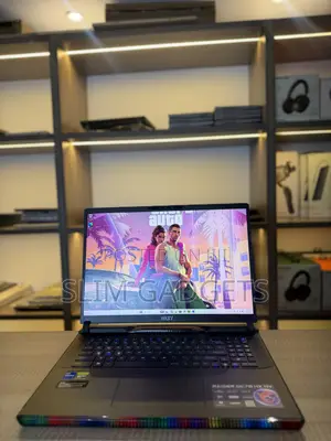 Laptop MSI Raider GE78HX 16GB Intel Core i7 SSD 1T