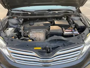Toyota Venza XLE 2012 Gray