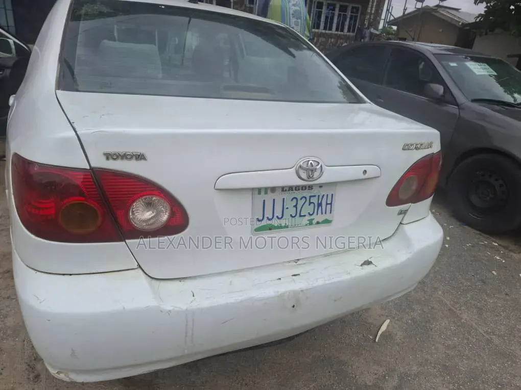 Toyota Corolla 2004 White