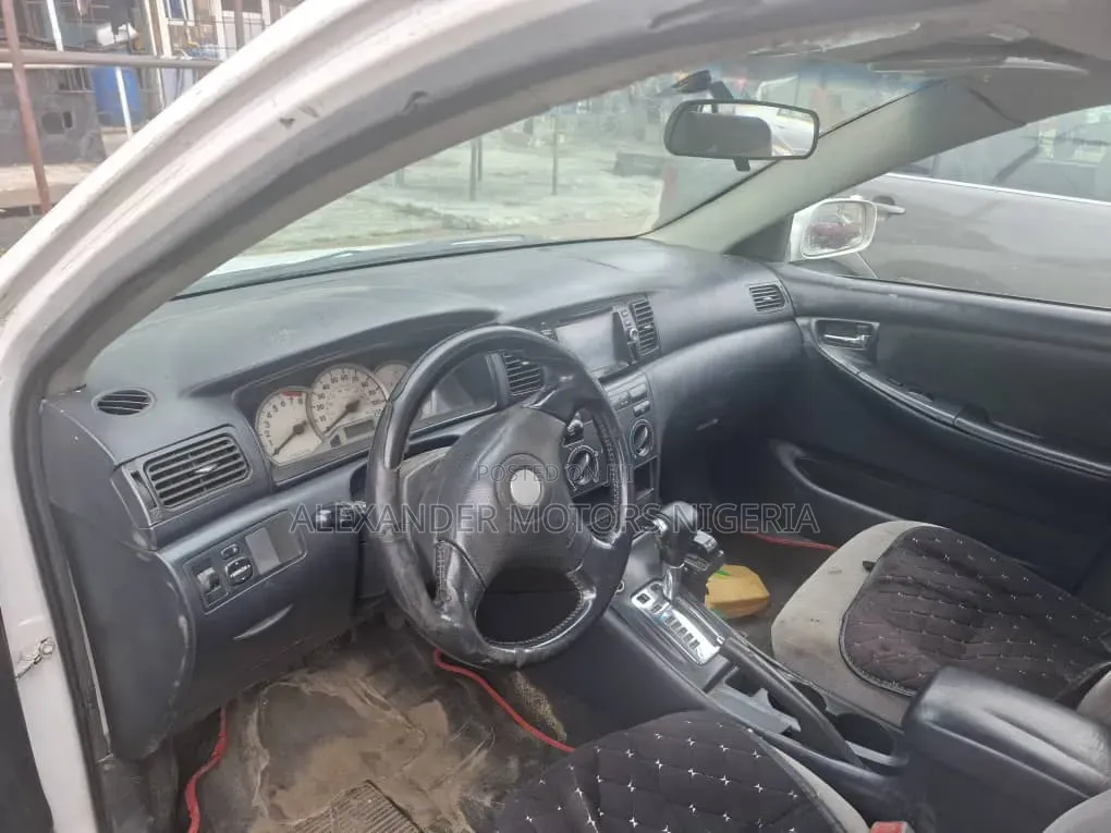 Toyota Corolla 2004 White