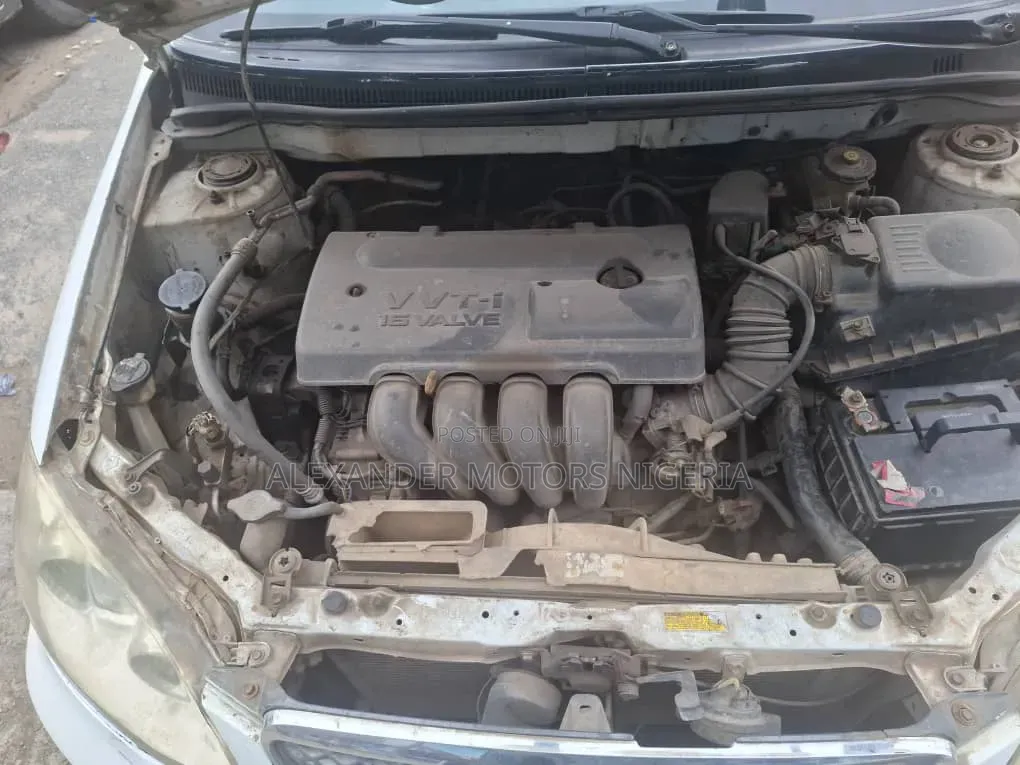 Toyota Corolla 2004 White