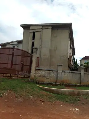 5bdrm Duplex in Kaura for sale