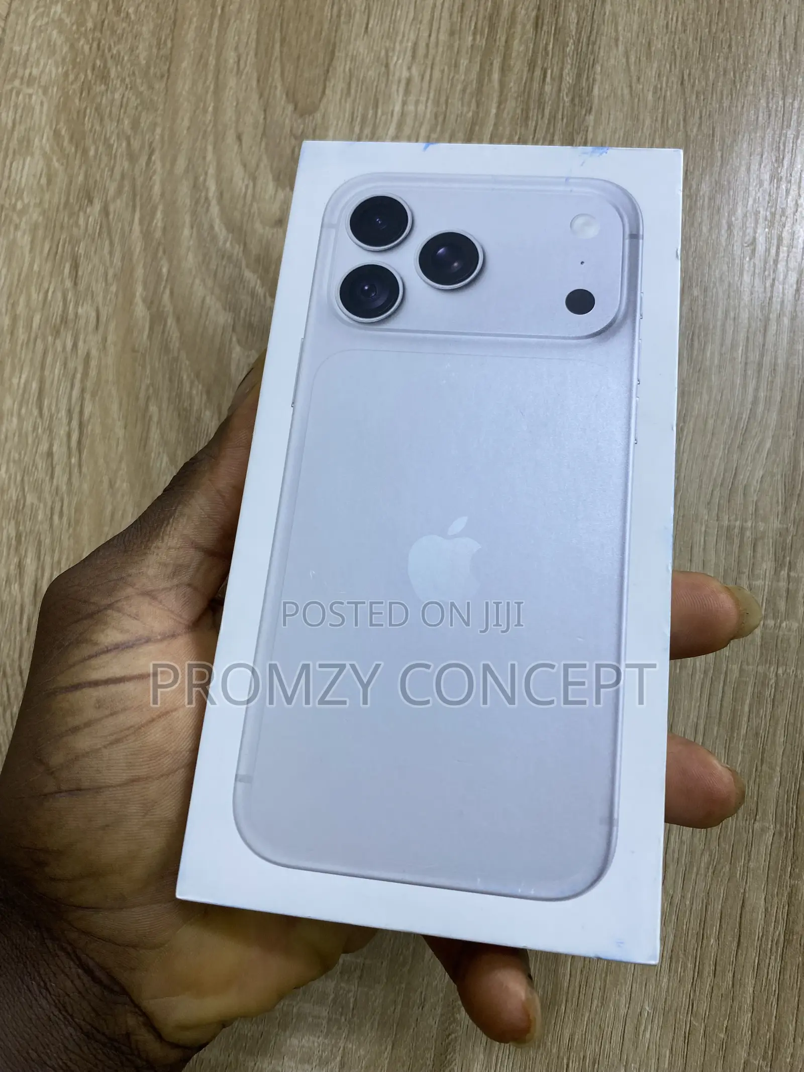 New Apple iPhone 18 Pro Max 1 TB Silver