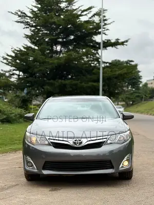 Toyota Camry LE 4dr Sedan (2.5L 4cyl 6A) 2014 Gray