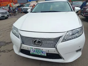 Lexus ES 2014 White