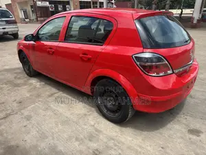 Opel Astra 1.4 Essentia 2009 Red