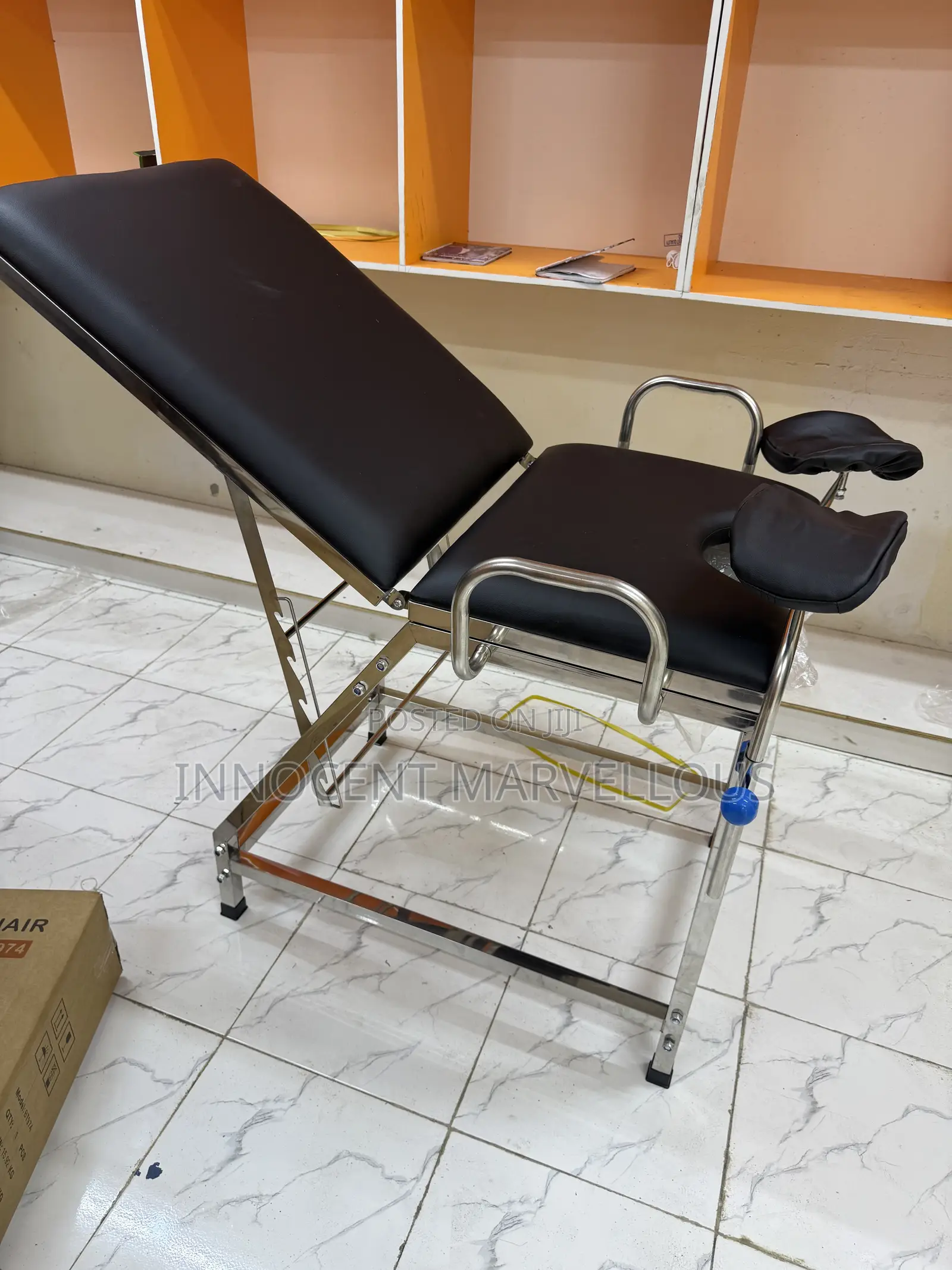 Four Leg Delivery Bed Foreign