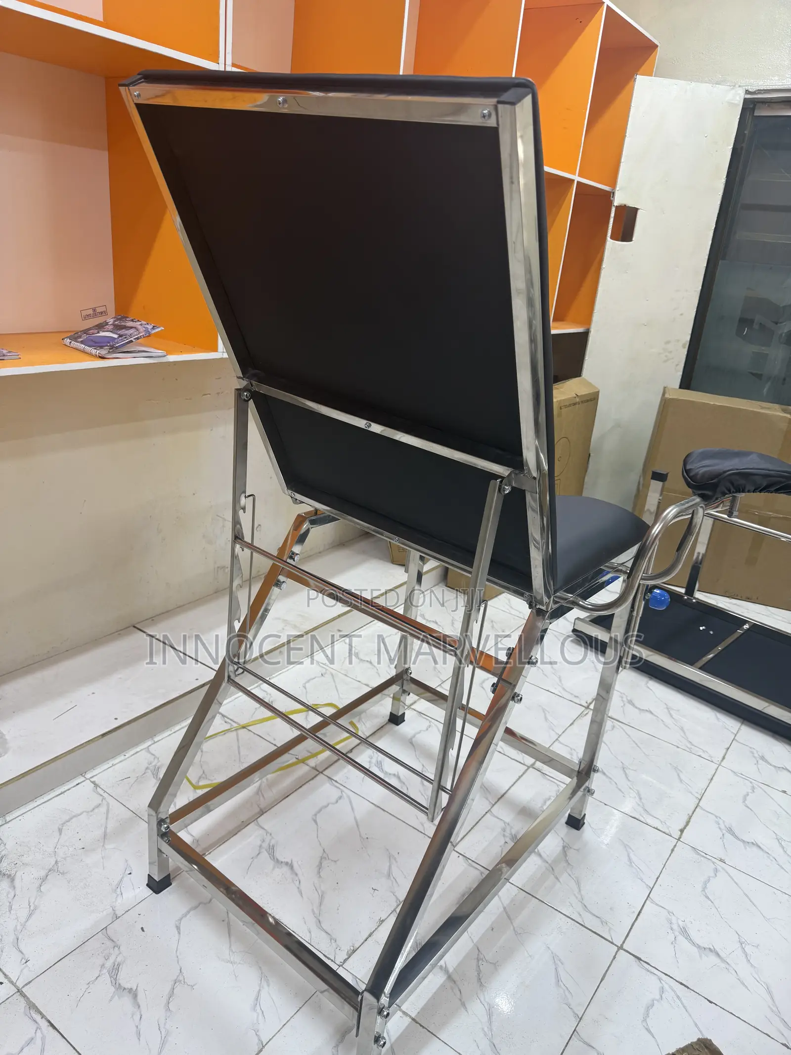 Four Leg Delivery Bed Foreign