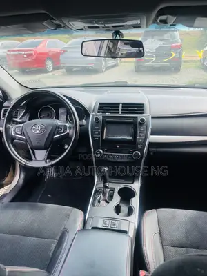 Toyota Camry XSE 4dr Sedan (2.5L 4cyl 6A) 2015 Gold