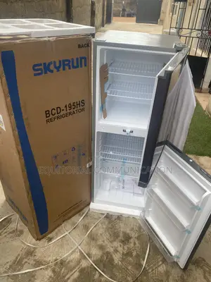 Skyrun BCD-195hs Beverage Cooler Fridge 195l Top Freezer
