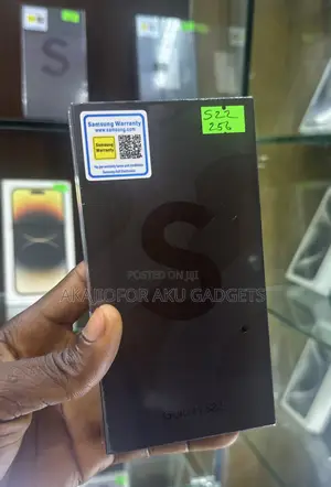 New Samsung Galaxy S22 5G 256 GB Black