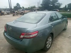 Toyota Camry LE 4dr Sedan (2.5L 4cyl 6A) 2011 Green