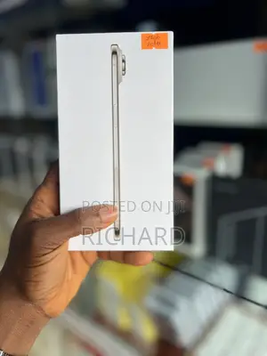 New Apple iPhone Air 256 GB Gold