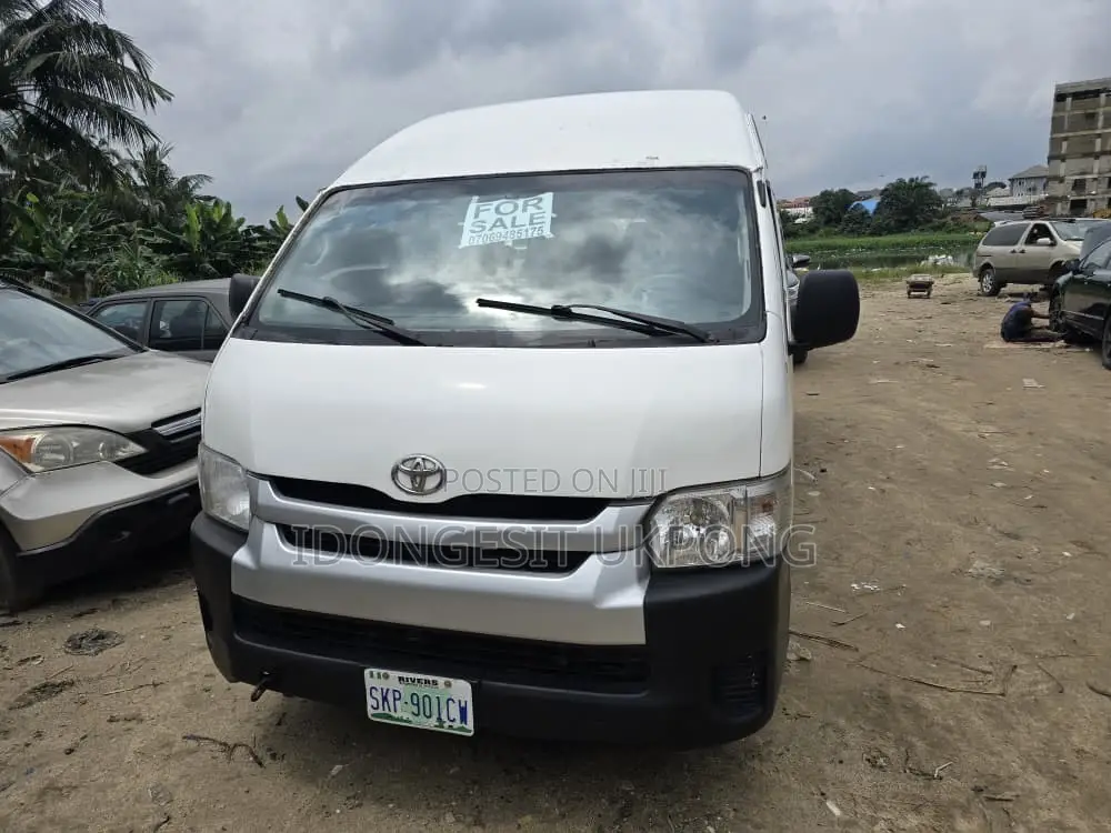 Toyota HiAce 2012 White