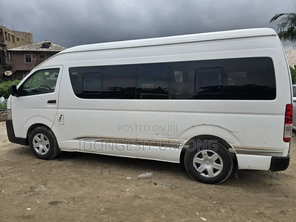 Toyota HiAce 2012 White