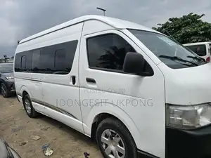 Toyota HiAce 2012 White
