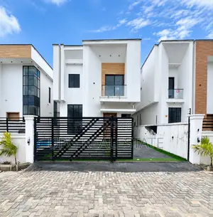 4bdrm Duplex in Chevron for sale