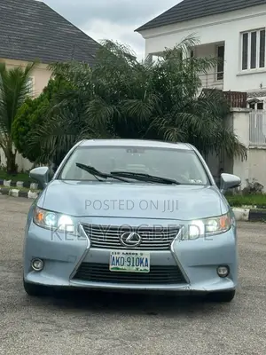 Lexus ES 2014 Blue
