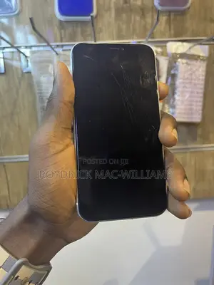 Apple iPhone XR 64 GB White