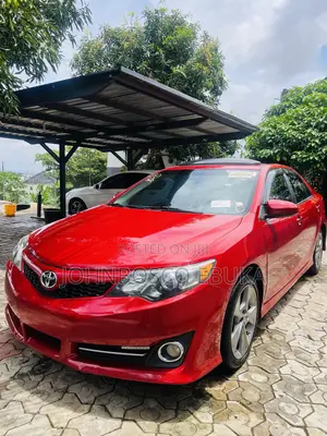 Toyota Camry SE 4dr Sedan (2.5L 4cyl 6A) 2013 Red
