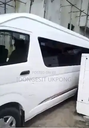 Toyota HiAce 2012 White