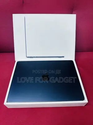 Laptop Apple MacBook Air 2022 M2 8GB Apple M2 SSD 256GB