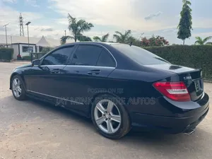Mercedes-Benz C300 2011 Blue
