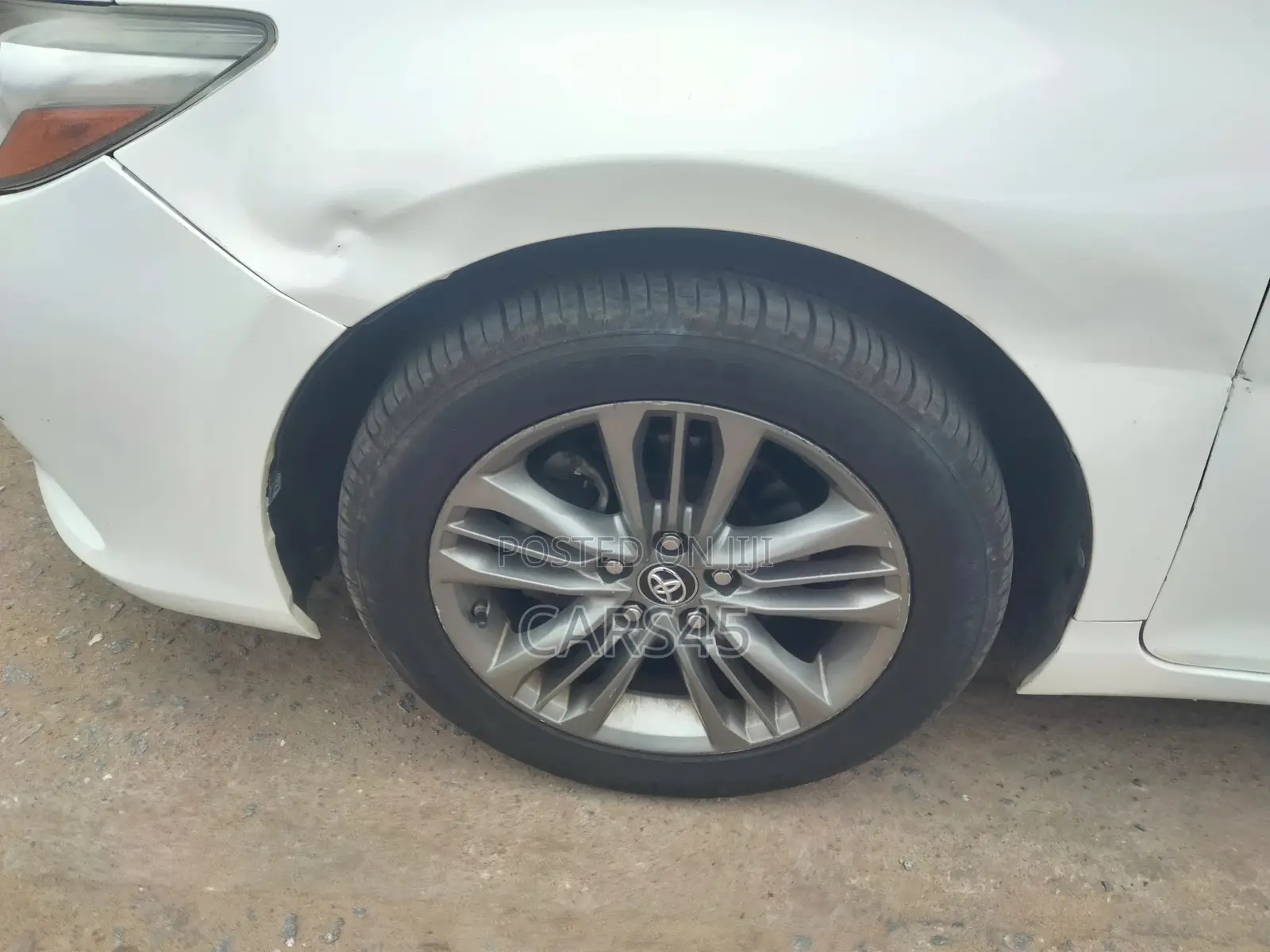 Toyota Camry 2017 White