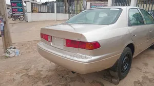 Toyota Camry 2002 Gold