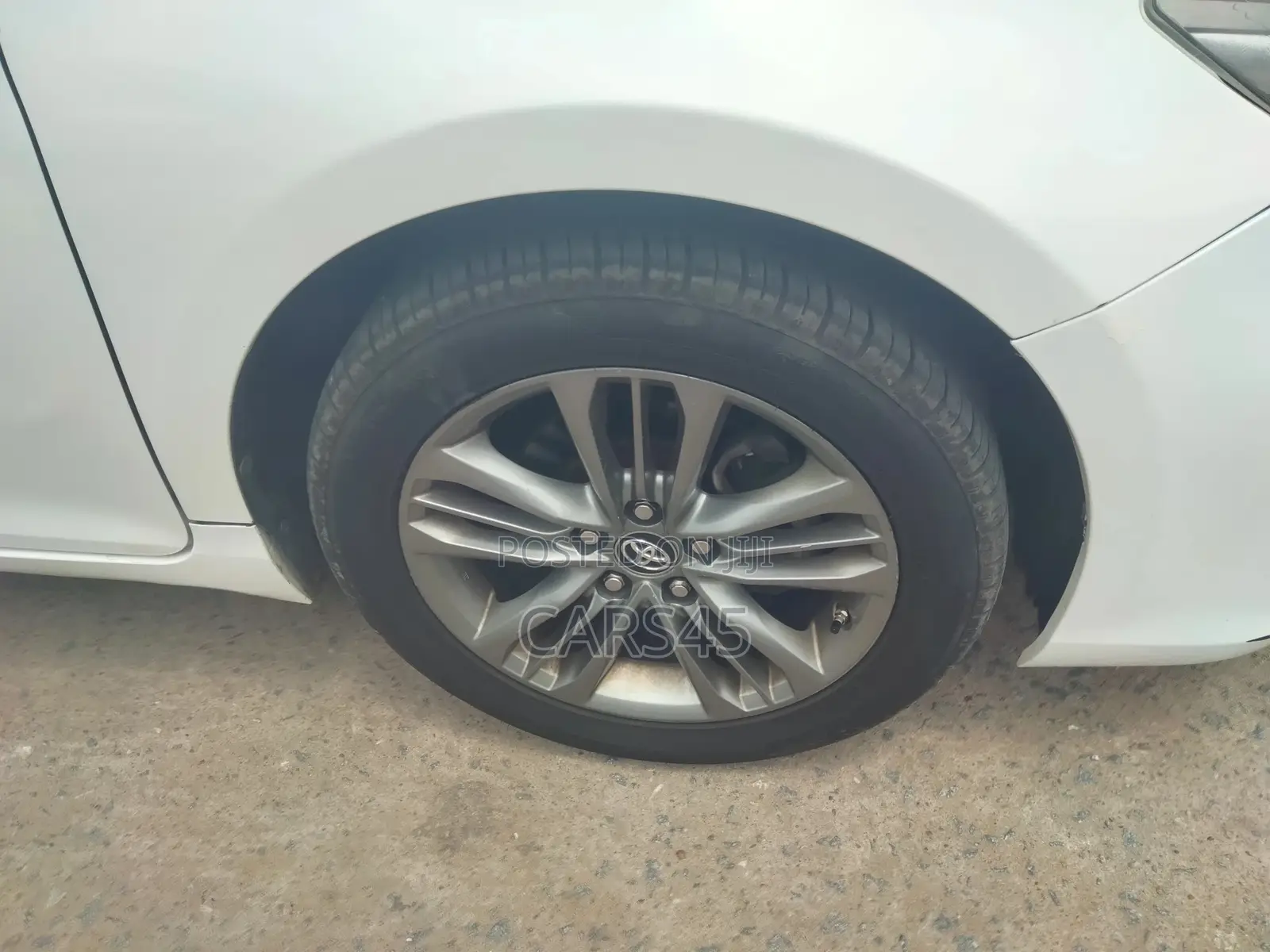 Toyota Camry 2017 White