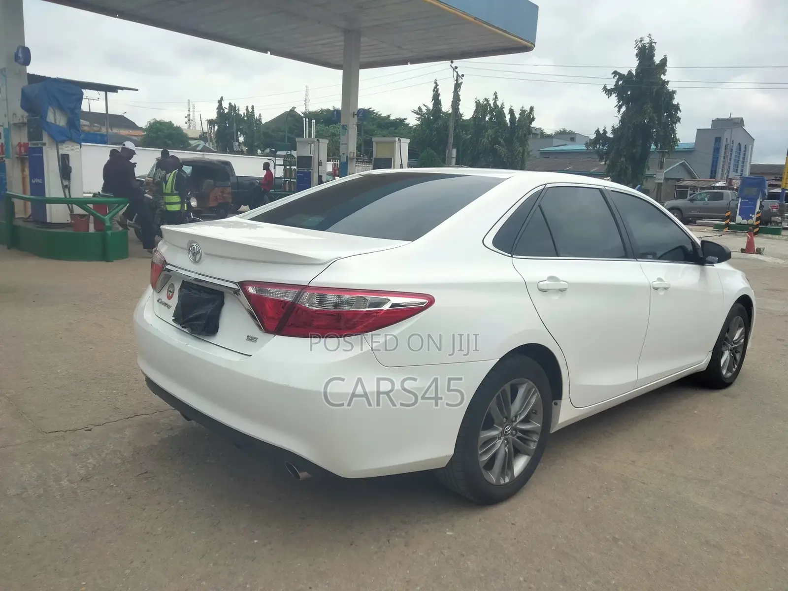 Toyota Camry 2017 White