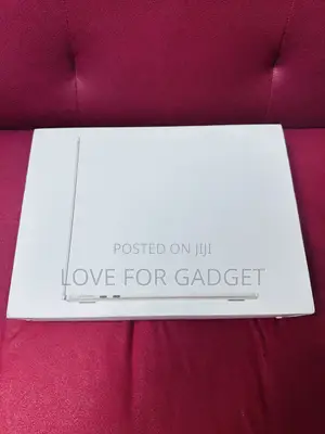 Laptop Apple MacBook Air 2024 M3 16GB Apple M3 SSD 256GB