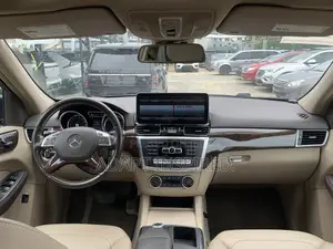 Mercedes-Benz M Class ML350 4dr SUV (3.5L 6cyl 7A) 2015 Blue
