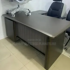 1.6 Premium Office Table