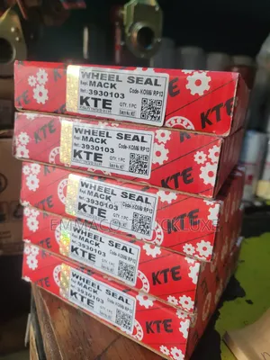 Wheel Hub Seal ( Mack )