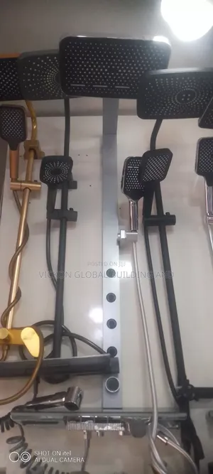 Jet Massaging Wall Shower