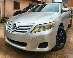 Toyota Camry 2010 Silver
