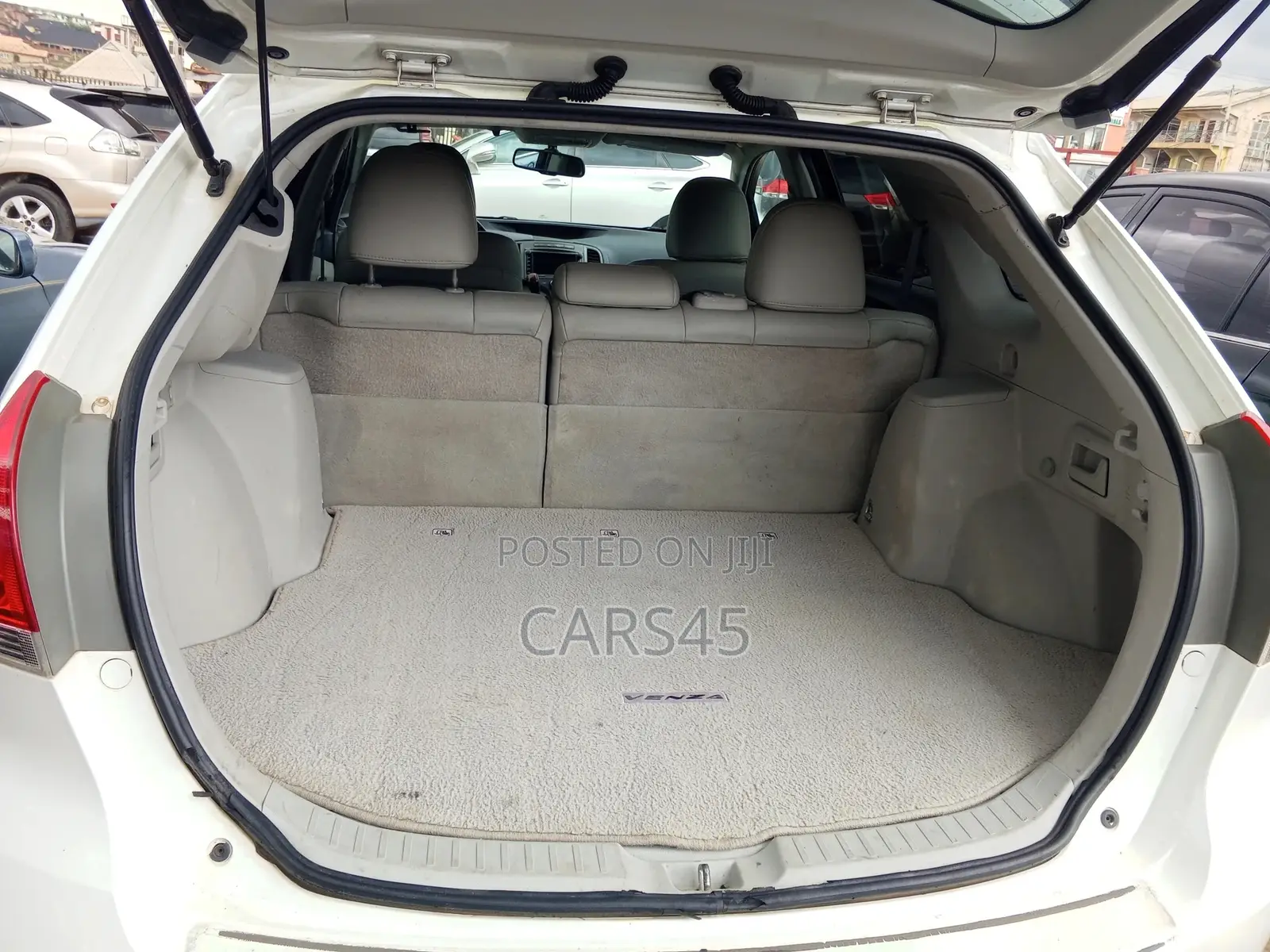 Toyota Venza 2011 White