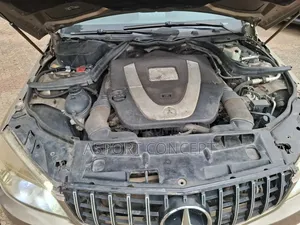 Mercedes-Benz C300 Luxury Sedan AWD (3.0L 6cyl 7A) 2008 Gold