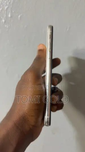 Apple iPhone X 64 GB White