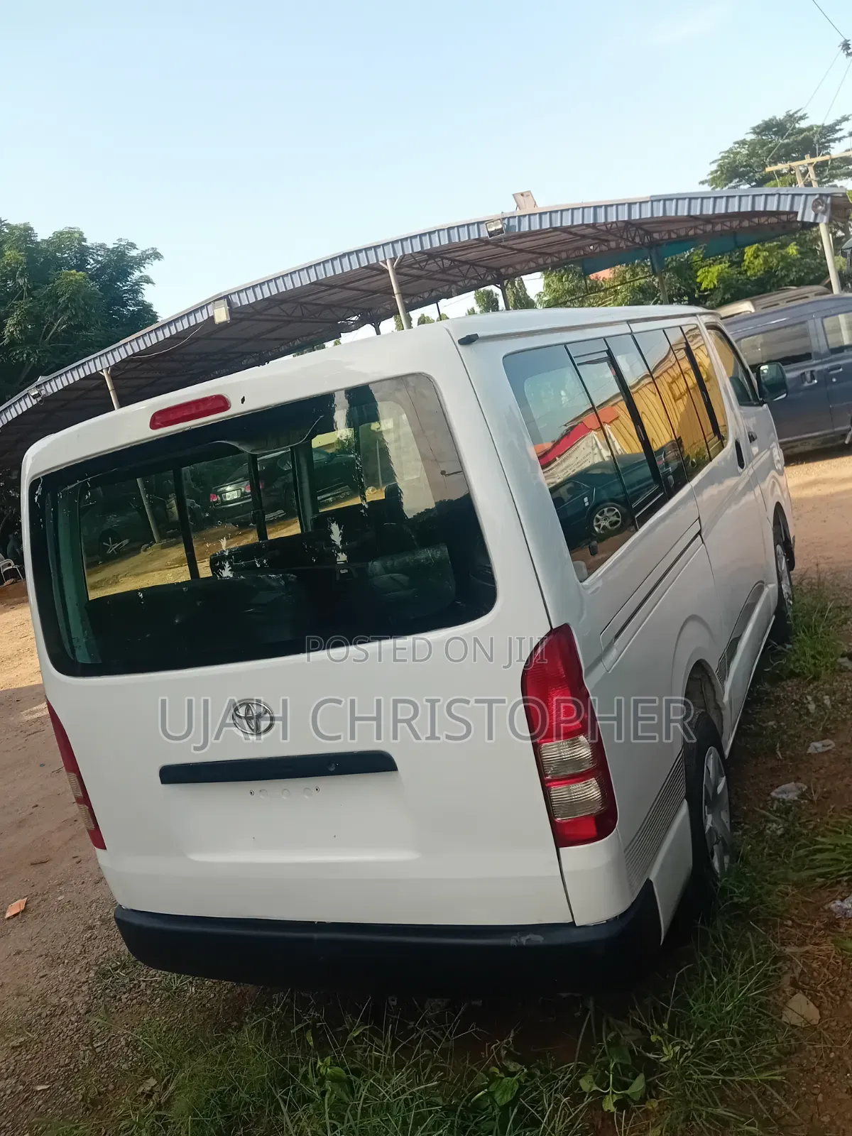 Toyota HiAce 2015 White