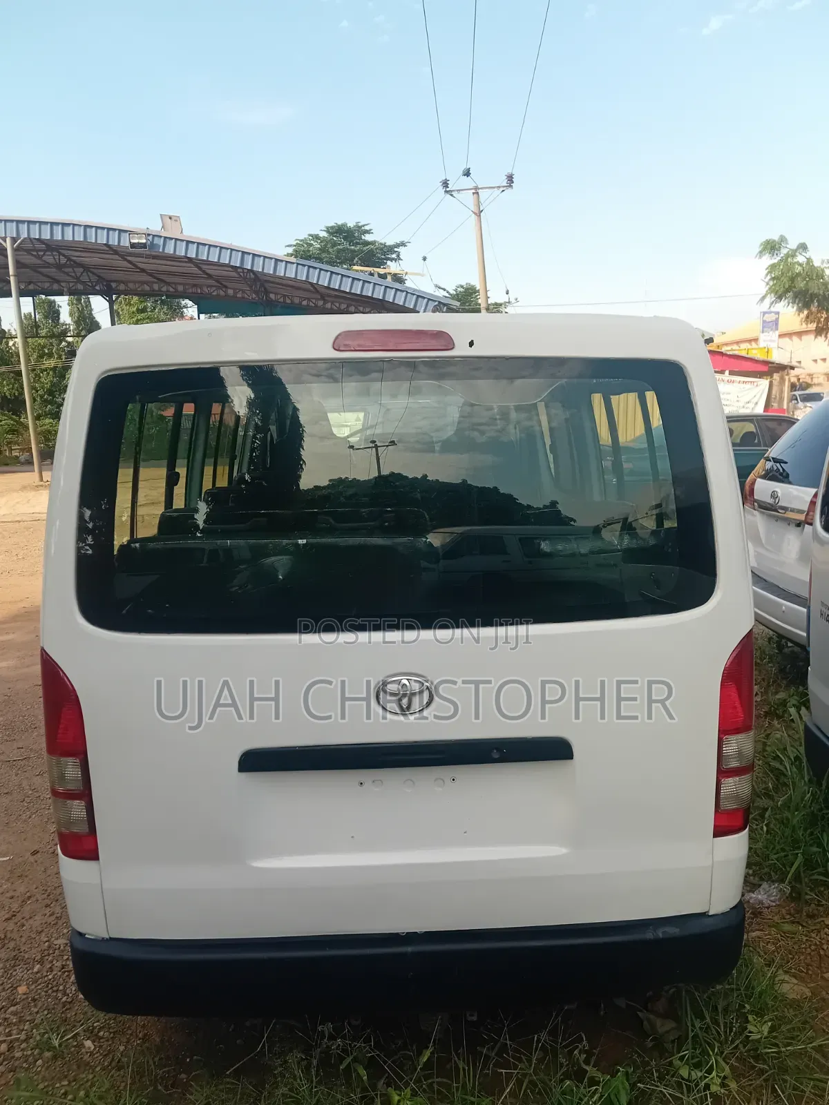 Toyota HiAce 2015 White