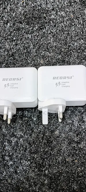 Brand New RECRSI4-Port USB Adaptive Fast Charging Wall Charger Adapter