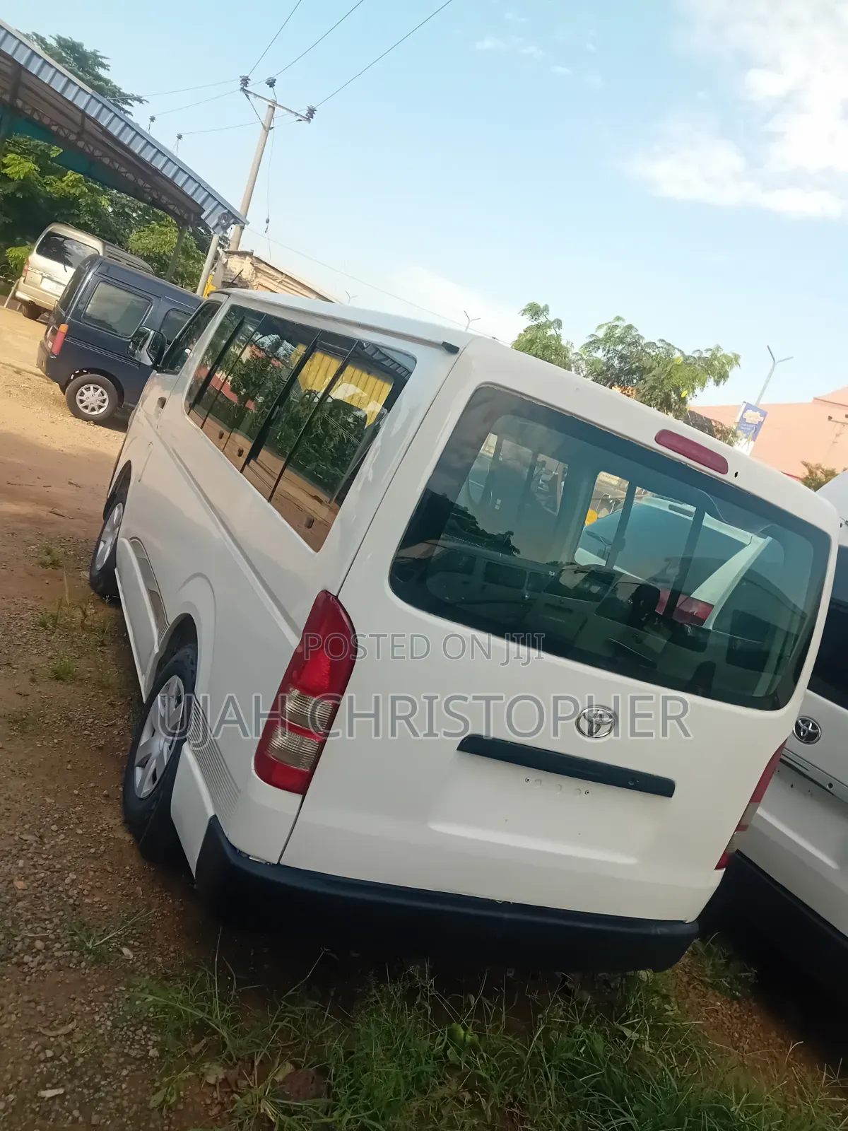 Toyota HiAce 2015 White