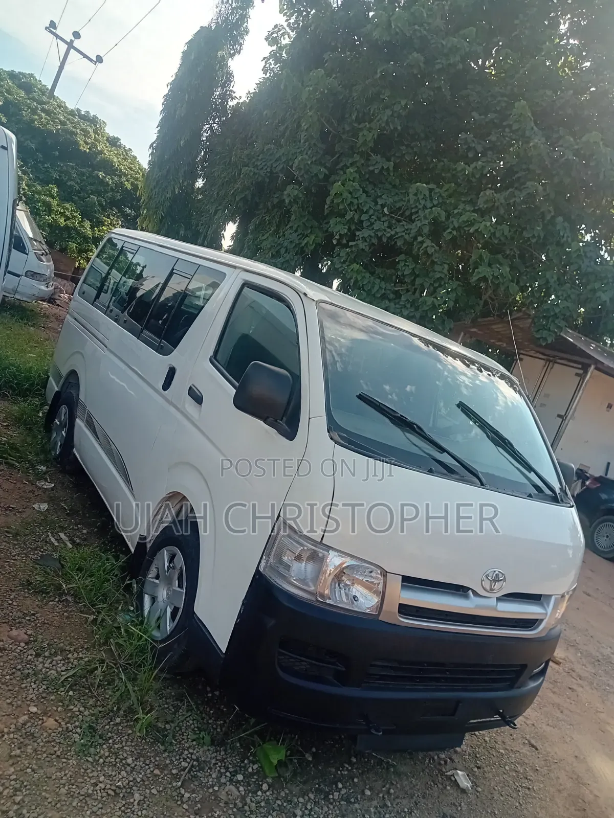 Toyota HiAce 2015 White