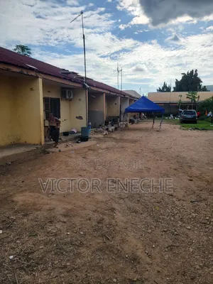 7bdrm House in Mararaba for sale