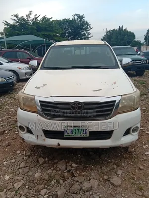 Toyota Hilux 2014 Gray