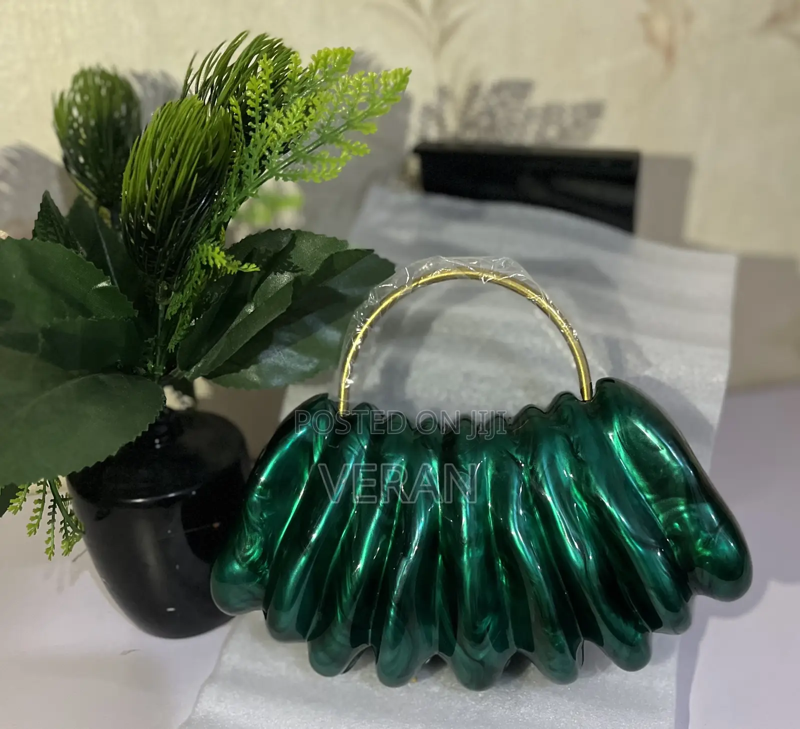 Emerald Sculpted Shell Handbag