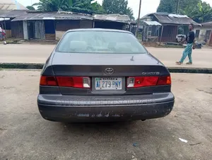 Toyota Camry 2000 Gray